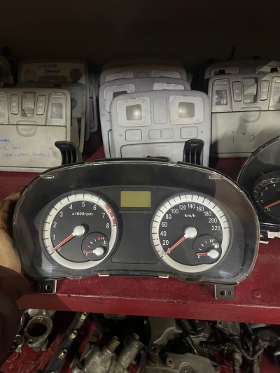 Era benzinli gösterge saatleri